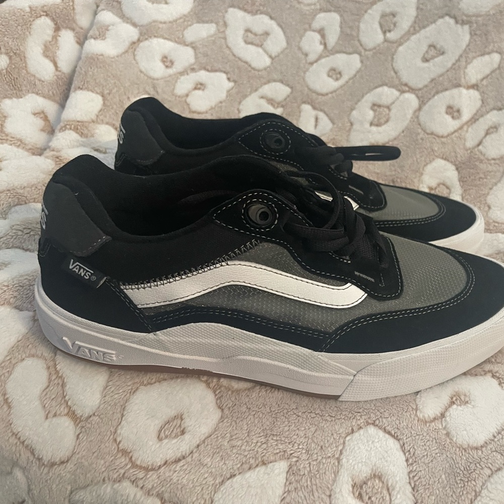 Mens Vans Tennis shoes NWOT